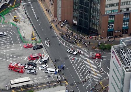 　街頭演説中に、自民党の安倍元首相が銃撃された現場付近＝８日午後０時２分、奈良市（共同通信社ヘリから）