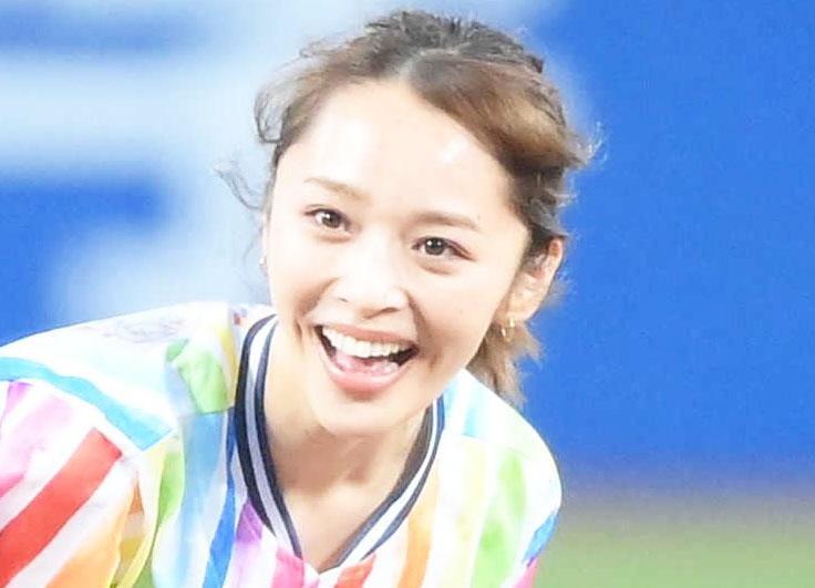 神部美咲ひざ上15センチのミニスカワンピで超絶美脚「スタイル良し