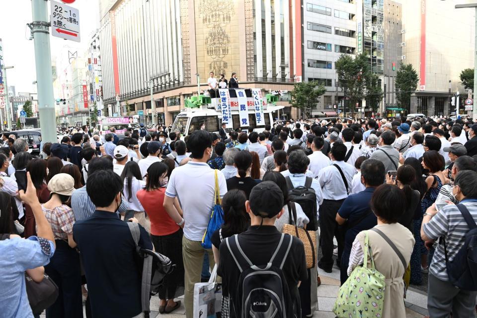 演説する生稲晃子氏＝東京・銀座（撮影・高石航平）