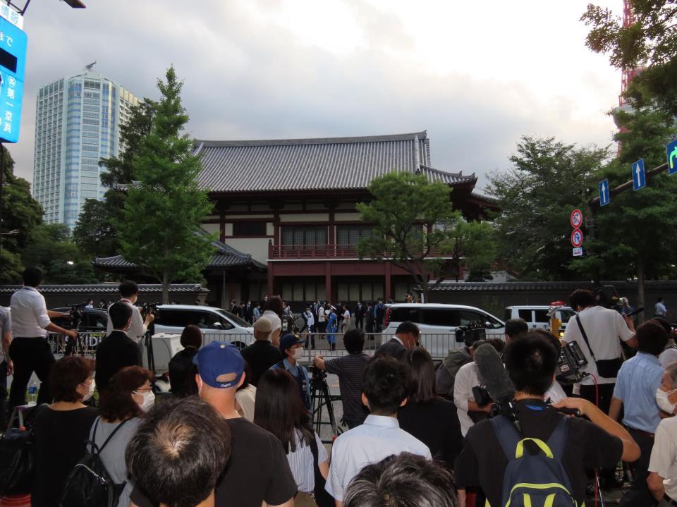 物々しい雰囲気に包まれる東京・港区の増上寺周辺