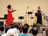 　復興支援チャリティーコンサートを開催した三ツ屋亜美