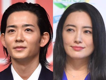 　竜星涼（左）と仲間由紀恵