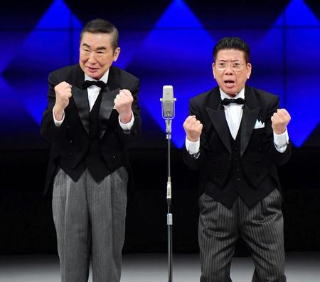 　漫才を披露した桂文枝（左）と西川きよし