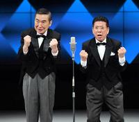　漫才を披露した桂文枝（左）と西川きよし