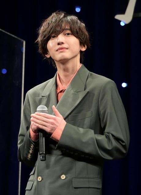 なにわ男子・道枝駿佑 サプライズに「マジっすか」共演陣が20歳
