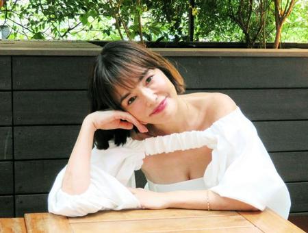 　インタビューに応じた梨花