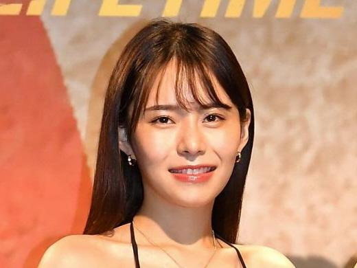 【写真】３人ともちょ、際どすぎるって！極小水着では隠し切れない最高の美