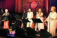 　息の合った歌唱を披露する（左から）麻倉未稀、庄野真代、石井明美、澤田知可子