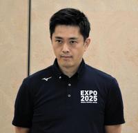 　定例会見で話す大阪府の吉村洋文知事