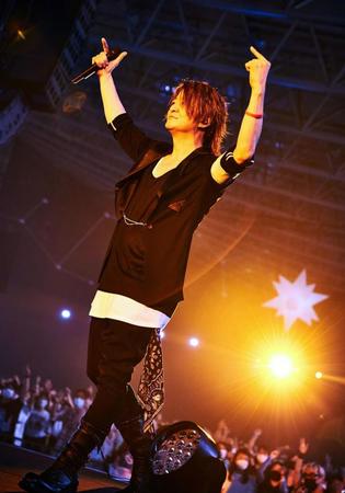 　ファイナル公演で躍動するＧＬＡＹのＴＥＲＵ