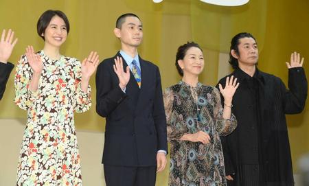 　（左から）長澤まさみ、菅田将暉、原田美枝子、永瀬正敏（撮影・堀内翔）