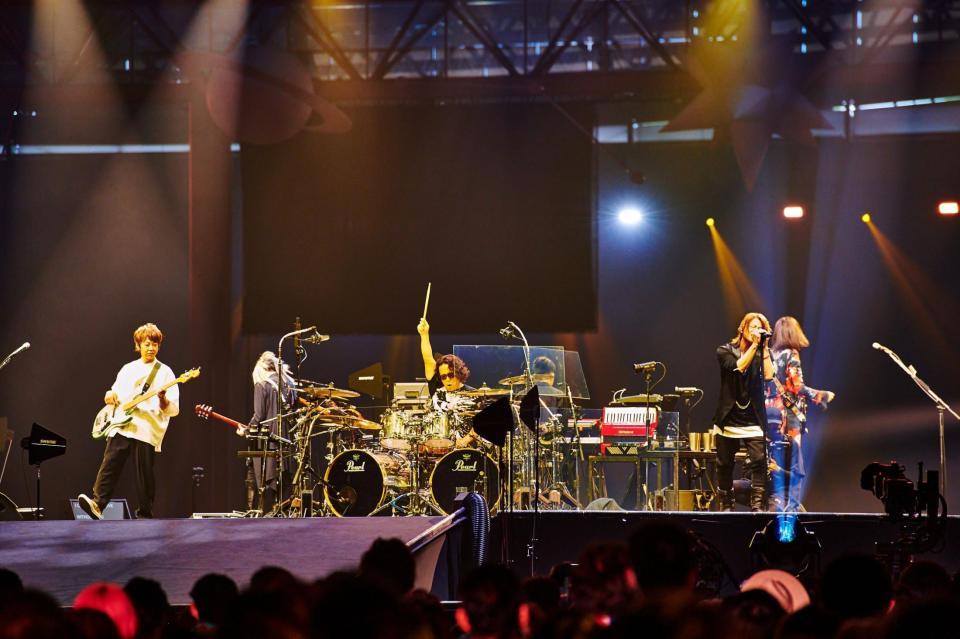 　ファンクラブ発足25周年記念ライブツアーのファイナル公演を行ったＧＬＡＹ