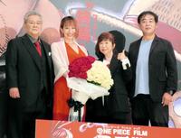 　舞台あいさつを行った（左から）池田秀一、名塚佳織、田中真弓、谷口悟朗監督