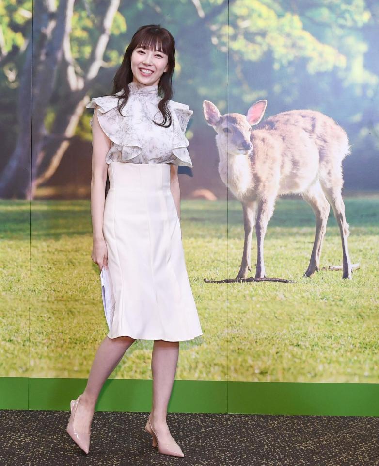 　笑顔で降壇する渡辺美優紀（撮影・園田高夫）