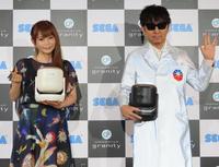 　セガトイズ新商品「ＨＯＭＥＳＴＡＲ　ｇｒａｎｉｔｙ」発表会に出席した（左から）中川翔子、☆Ｔａｋｕ　Ｔａｋａｈａｓｈｉ（ｍ－ｆｌｏ）