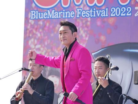 　歌謡ショーを行った福田こうへい