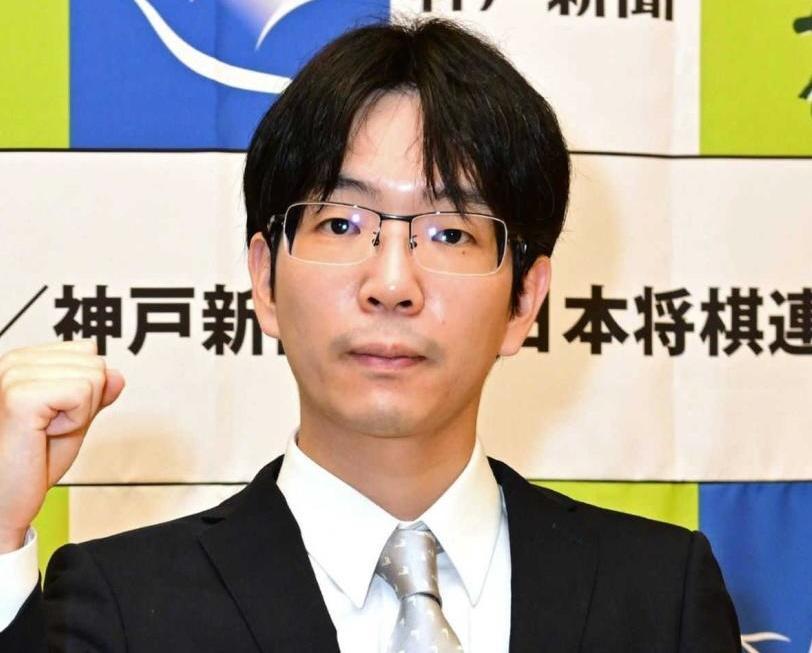 　豊島将之九段