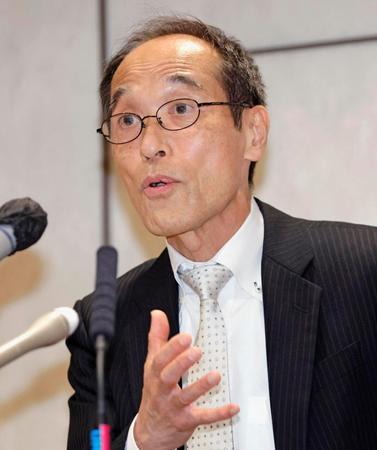 　宮崎県知事選出馬を正式表明し、記者会見する東国原英夫氏
