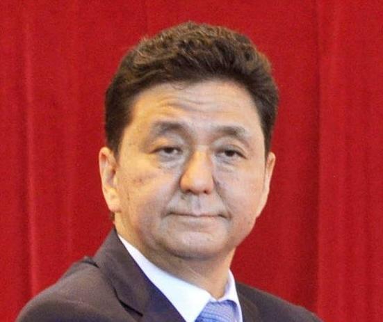 　岸前防衛相