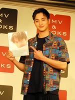 取材会で笑顔を見せる一ノ瀬颯＝都内