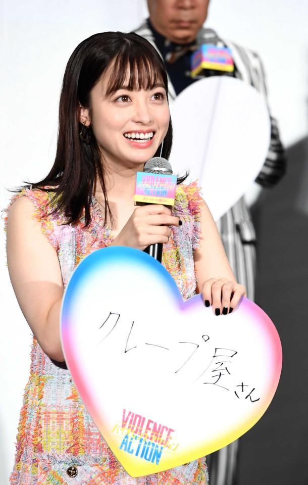 　クレープ屋さんのアルバイトをしたいと話す橋本環奈（撮影・園田高夫）