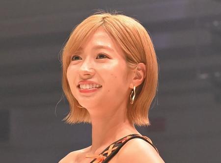 　ラウンドガールを務めた大貫彩香＝２１日