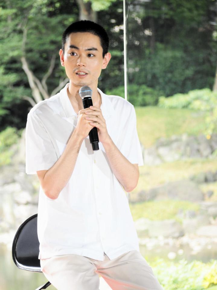イベントに登壇した菅田将暉＝東京・浅草寺