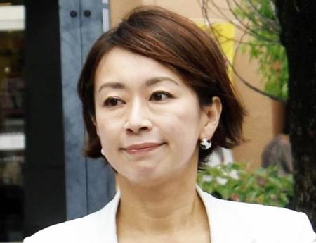 　菅野志桜里氏