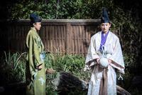 　北条義時（左）に本音を吐露する源頼家