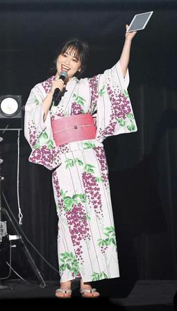 　浴衣姿で会場を盛り上げるゆうこす（撮影・金田祐二）