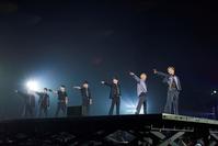 　パフォーマンスする「ＳＵＰＥＲ　ＪＵＮＩＯＲ」の（左から）シンドン、リョウク、ドンヘ、イエソン、キュヒョン、ウニョク、イトゥク