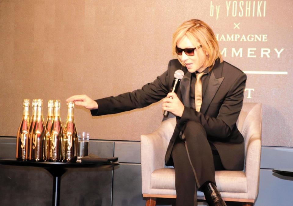 　シャンパーニュブランドの設立を発表したＹＯＳＨＩＫＩ＝東京・六本木