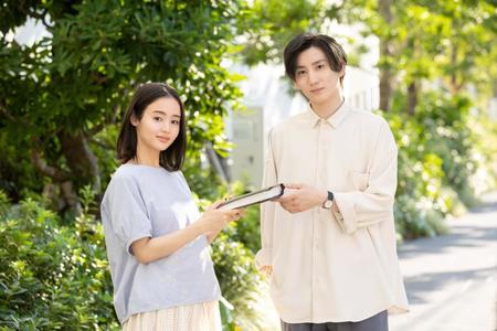 　共に余命宣告された男女を演じる京本大我（左）と藤原さくら