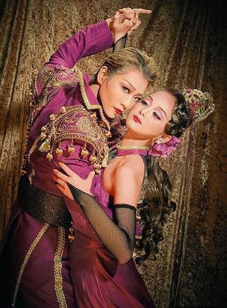 宝塚歌劇団星組全国ツアー「モンテ・クリスト伯／Ｇｒａｎ　Ｃａｎｔａｎｔｅ！！」（Ｃ）宝塚歌劇団