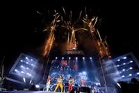 　歌唱するＴＵＢＥ＝横浜スタジアム