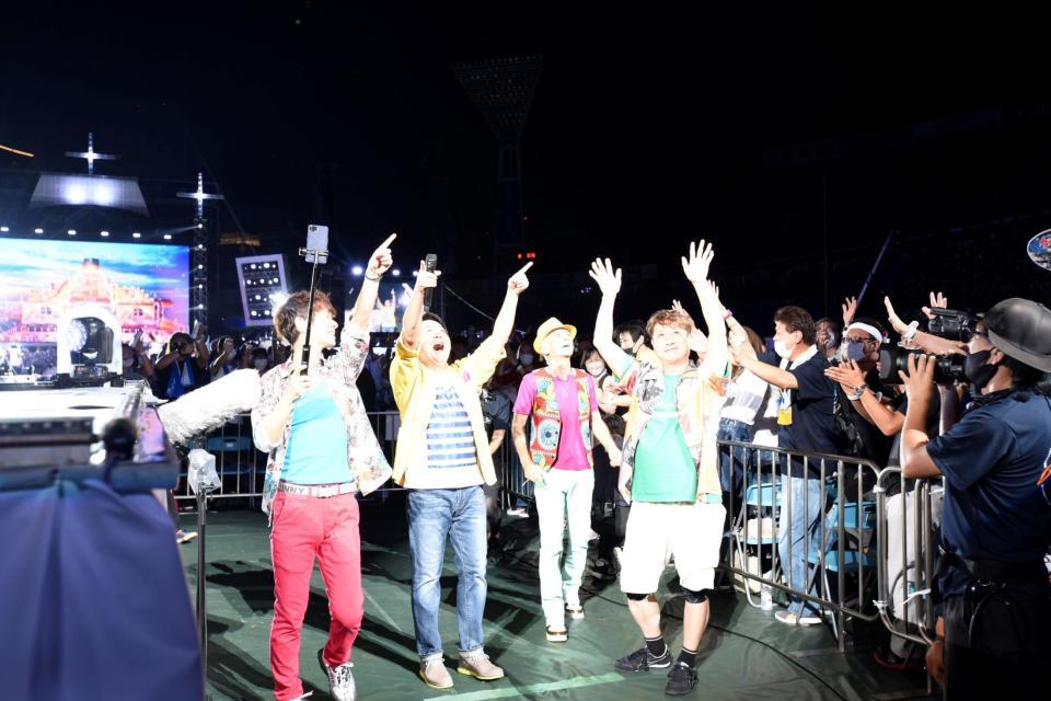 　３年ぶりに横浜スタジアムでの有観客ライブを開催したＴＵＢＥ