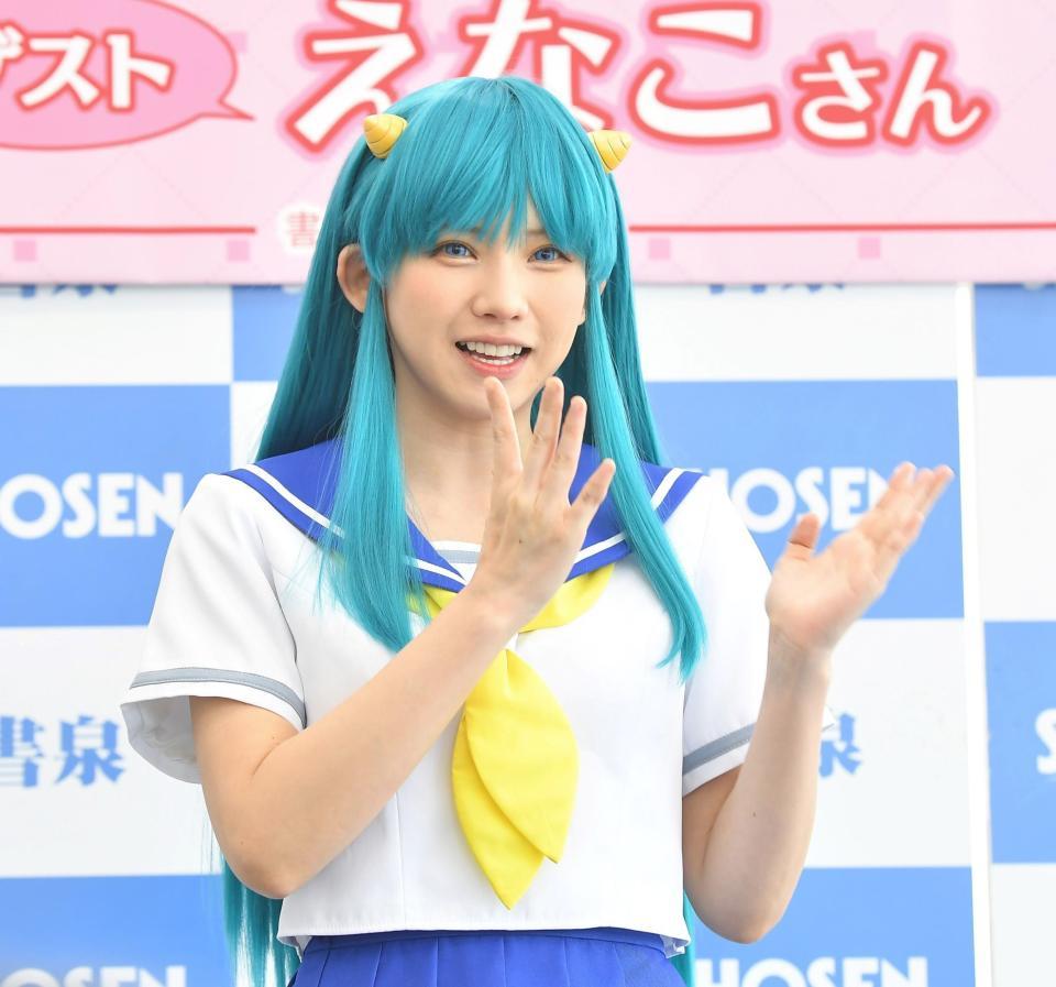 　うる星やつら・ラムちゃんのコスプレでイベントに登場したえなこ（撮影・伊藤笙子）