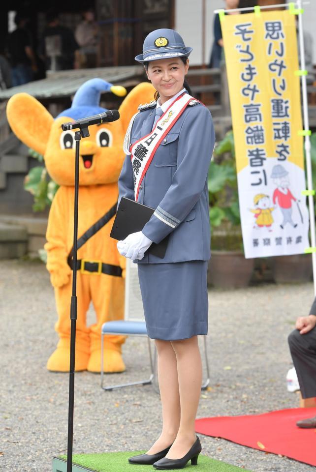 　亀有警察署の一日署長に就任した黒谷友香（撮影・伊藤笙子）
