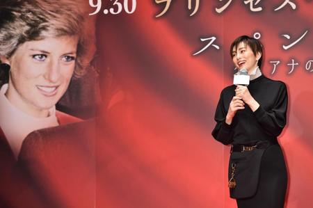 イベントに登場する米倉涼子（撮影・西岡正）