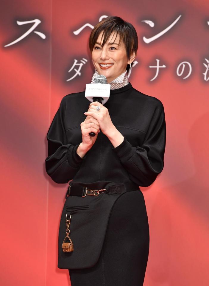 イベントに登場する米倉涼子（撮影・西岡正）