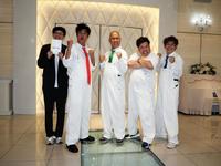 　イベントに登壇した（左から）ＧＡＧ・ひろゆき、パンサー・尾形貴弘、コロコロチキチキペッパーズ・ナダル、プラス・マイナス・岩橋良昌、銀シャリ・鰻和弘