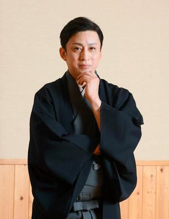 　ポーズを決める松本幸四郎（撮影・堀内翔）