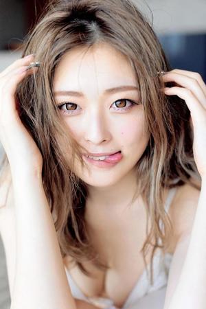 　ゆうちゃみファースト写真集のカットⓒ西條彰仁／講談社