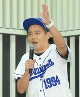 　中日について語るスピードワゴン・井戸田潤（撮影・堀内翔）