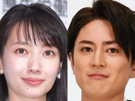 　波瑠（左）と間宮祥太朗