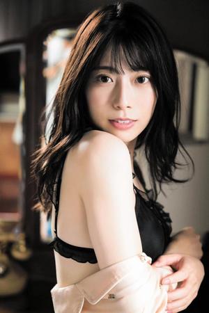 　東村芽依の写真集の１カット（Ｃ）藤本和典／白夜書房