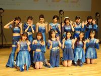 　（前列左から）横山玲奈、石田亜佑美、譜久村聖、櫻井梨央、小田さくら、北川莉央（後列左から）生田衣梨奈、山崎愛生、牧野真莉愛、加賀楓、野中美希、岡村ほまれ、羽賀朱音