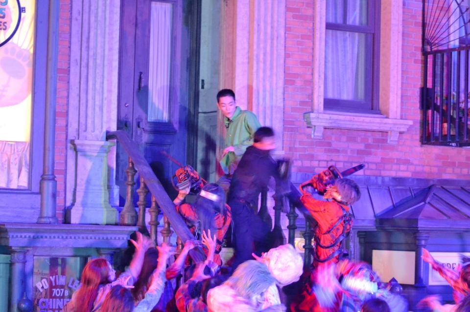 　ＵＳＪの超元気特区長に就任し、３年ぶりに復活した秋の期間限定イベント「ハロウィーン・ホラー・ナイト」でゾンビに襲われる菅田将暉