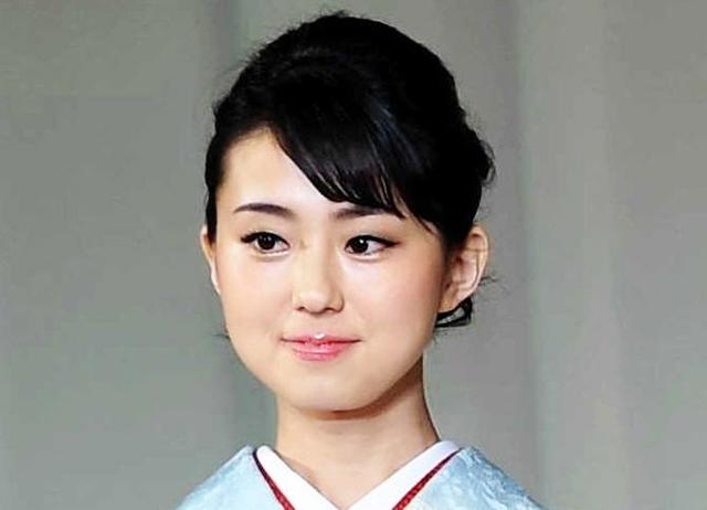 ｎｈｋ宮崎あずさアナ ジョジョ立ち 連発ッ 鈴木奈穂子アナは終始 分からない 芸能 デイリースポーツ Online