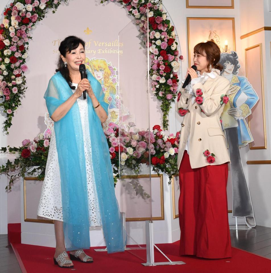　「ベルサイユのばら」について話す池田理代子氏（左）と高橋愛（撮影・佐々木彰尚）
